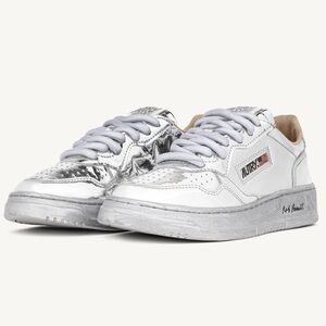 BRAND NEW AUTRY ‘Rob Pruitt’ Mirror-Finish Medalist Low Sneakers in Size 39